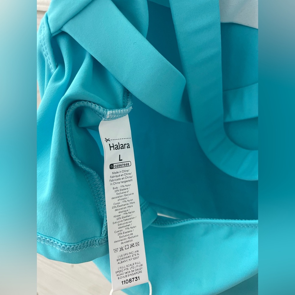 HALARA Aqua SoftlyZero Airy Cross-Strap Tank Top - Picture 5 of 5